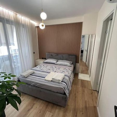 Sphinx Apartment Durres Bagian luar foto